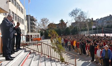 Kaymakam SAĞLAM'dan Öğrencilerle Deprem Tahliye Tatbikatı